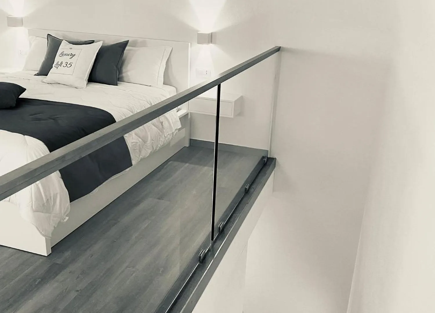 Отель Luxury Loft 35 Кальяри 0*,  Италия